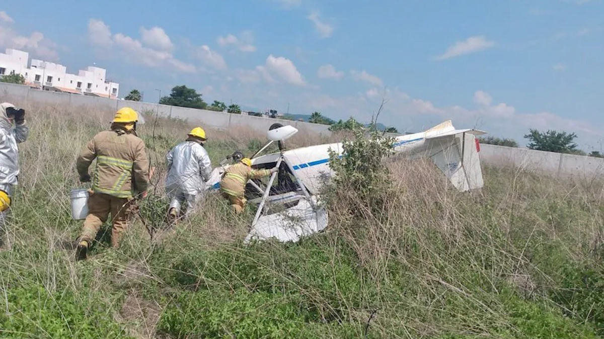 Aeronave realiza aterrizaje de emergencia en Tetlama, Morelos; piloto sobrevive