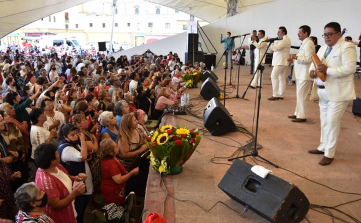 "Autentica Sonora Santanera presente en festejo al abuelo en Tlalnepantla" | Especial.