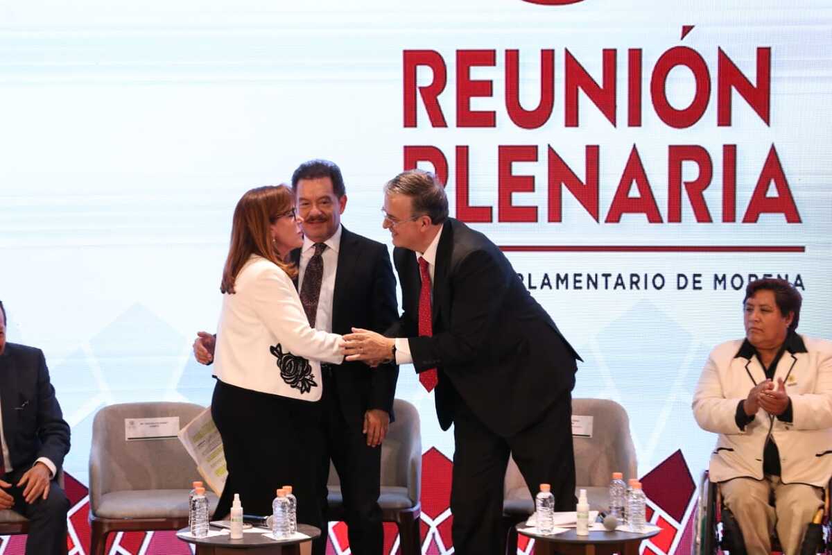 Ebrard fue la última 'corcholata' presidencial en asistir a la reunión plenaria de la bancada morenista. (Octavio Hoyos)