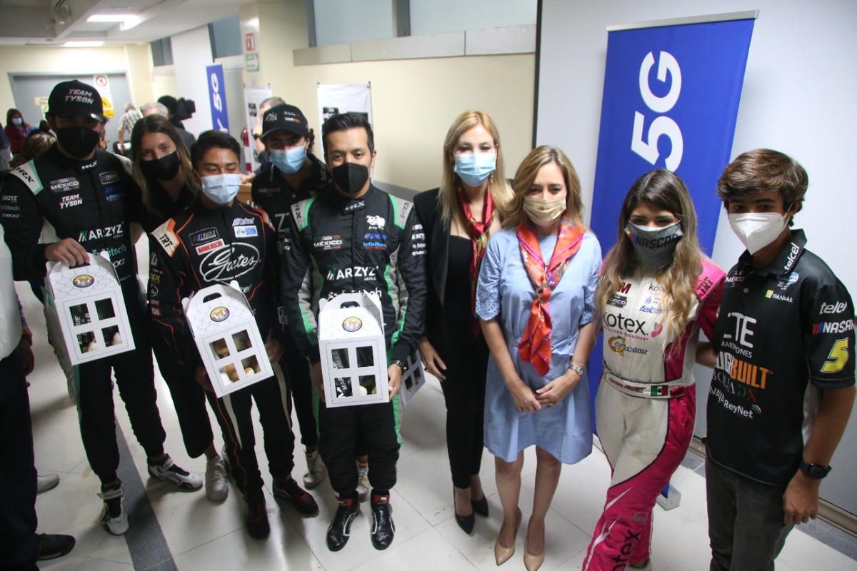 Fundación de Nascar y Telmex se unieron en el hospital regional Materno Infantil. Foto: Jorge López