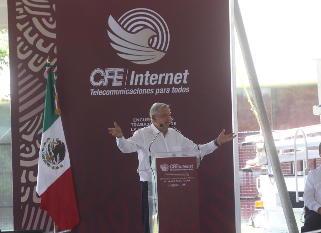 El presidente Andrés Manuel López Obrador en la reunión de trabajadores de la CFE. (Jorge Carballo)