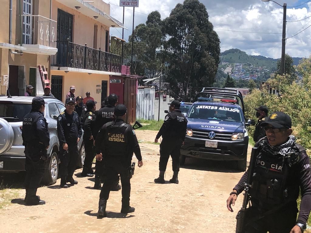 Elementos de seguridad rescataron a los migrantes. (Abraham Jiménez)