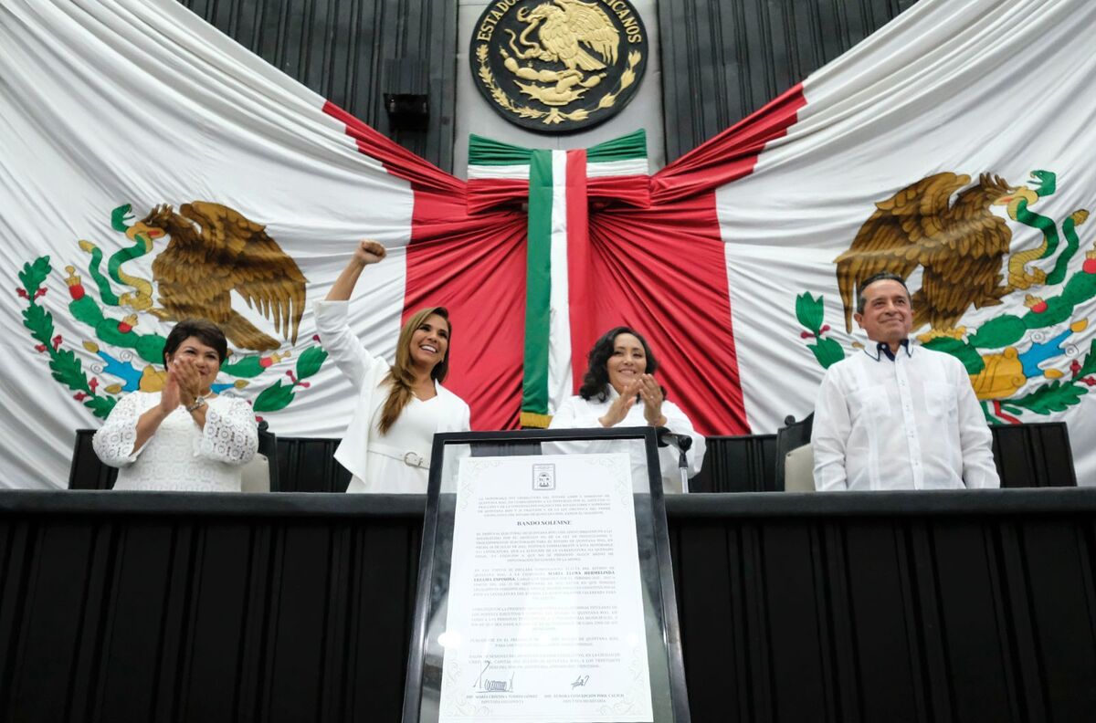 La gobernadora electa Mara Lezama recibiendo el bando Solemne. (Especial)