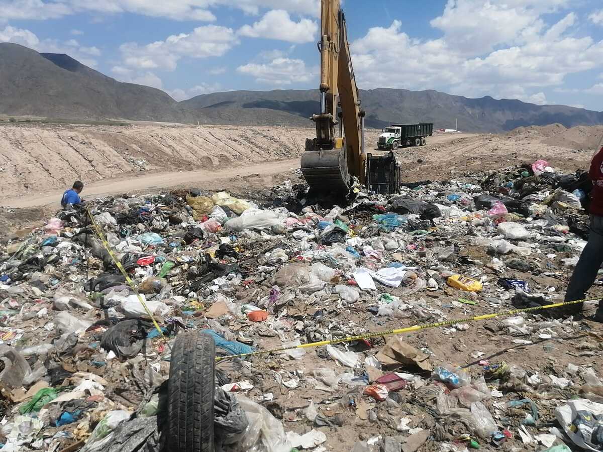 El hombre fue encontrado entre los montones de basura. (Notivox Digital)