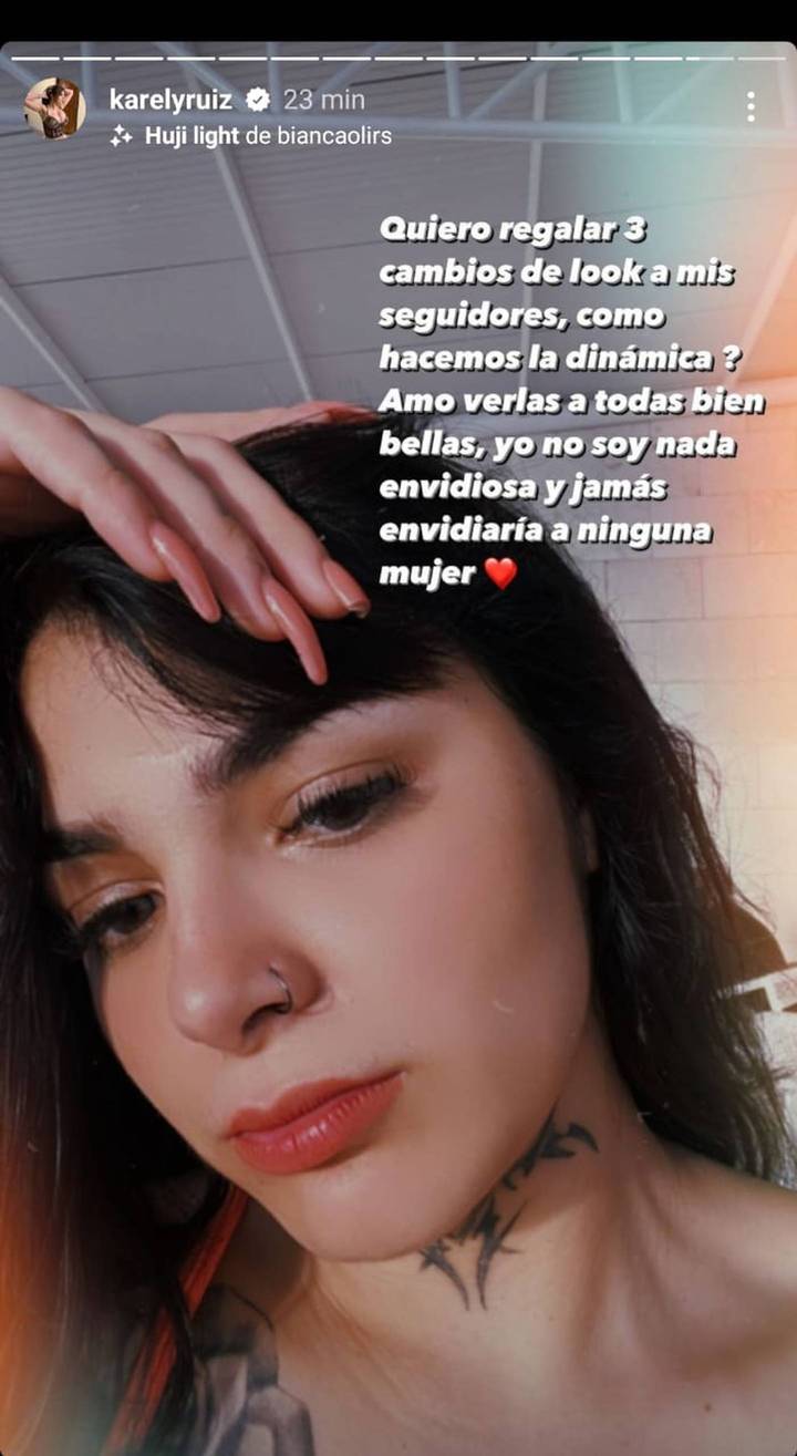 Karely Ruiz historia