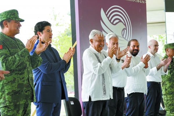 Andrés Manuel López Obrador mencionó que hay ayuntamientos en el país en donde ni siquiera la cabecera municipal cuenta con internet. Especial