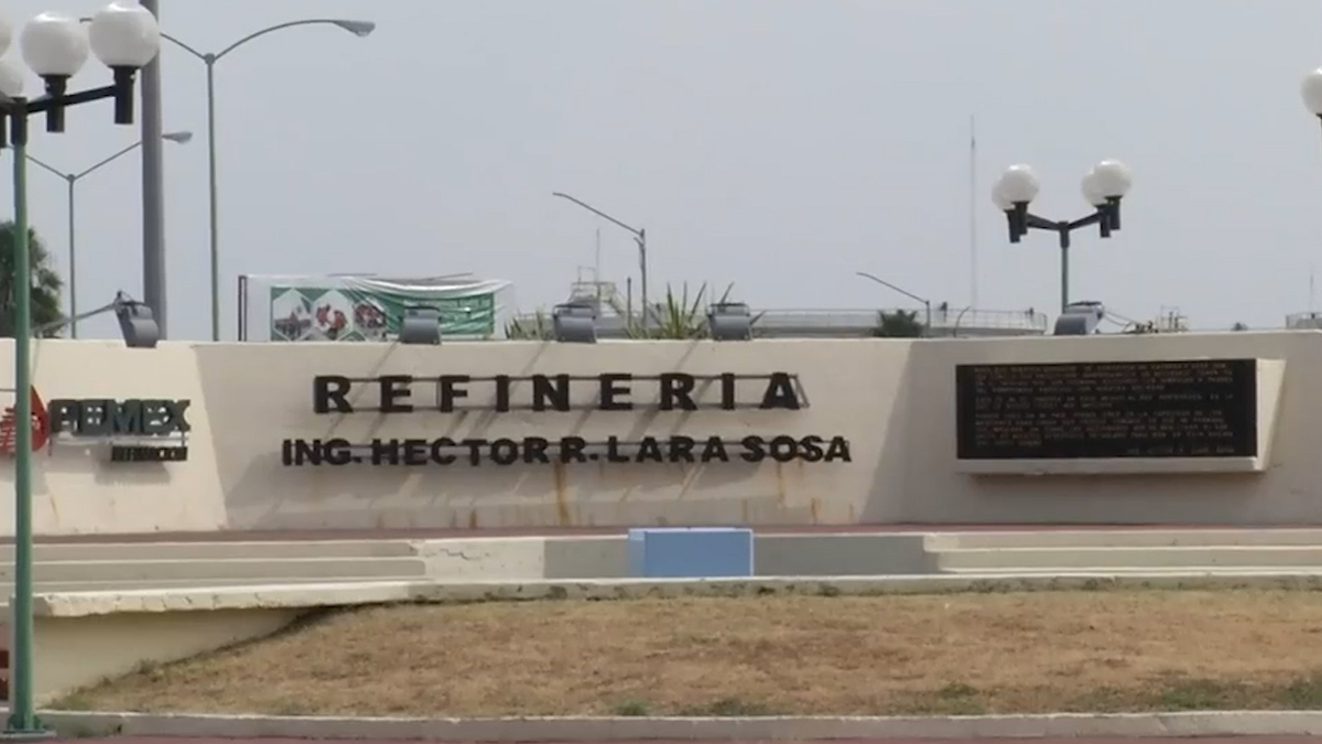 Pemex procesa más petróleo en julio; exportaciones suben levemente