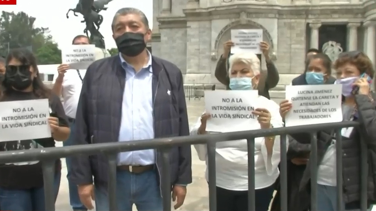 Trabajadores del INBA protestan en Palacio de Bellas Artes