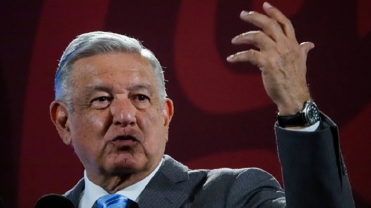 AMLO pide exhibir casas de ex funcionarios