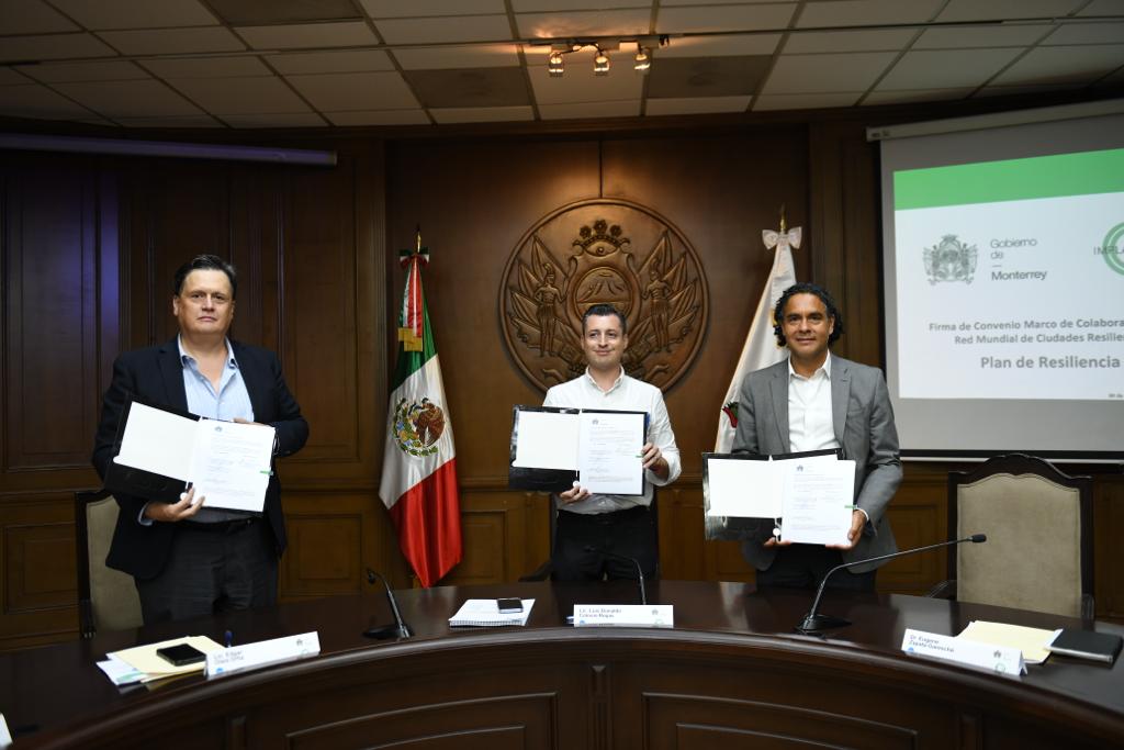Luis Donaldo Colosio realiza firma de trato con la Red Mundial de Ciudades Resilientes. Foto: Especial