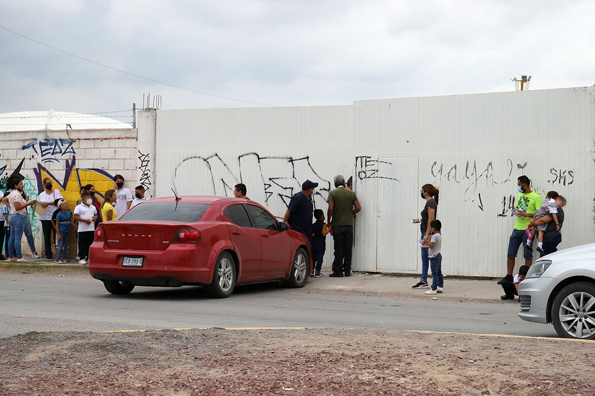 Los reportes fueron sobre el ingreso de personas por la parte posterior de la Expo Feria, haciendo pensar que no se habían formado. (Rolando Riestra)