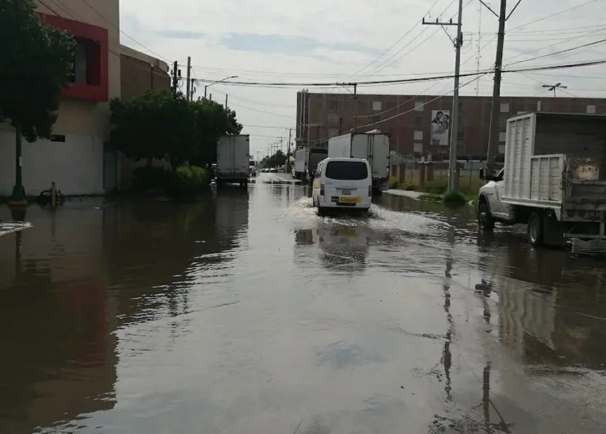 Sectores inundados en Gómez Palacio. (Especial)