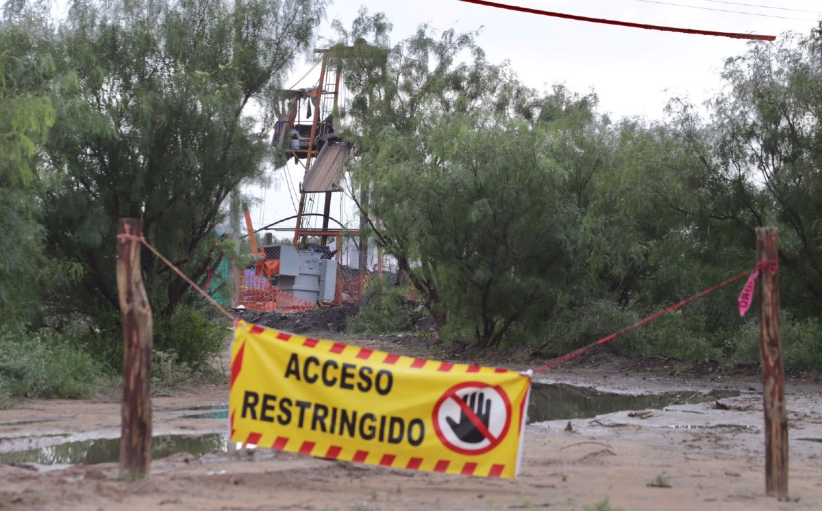 Velázquez Alzúa dijo que se firmó el acuerdo entre las autoridades  y las esposas de los mineros . | Ariel Ojeda