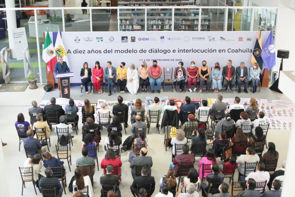 El mandatario expresó su compromiso en el tema ante los 8 colectivo de familiares de personas desaparecidas que existen en Coahuila. (Especial)