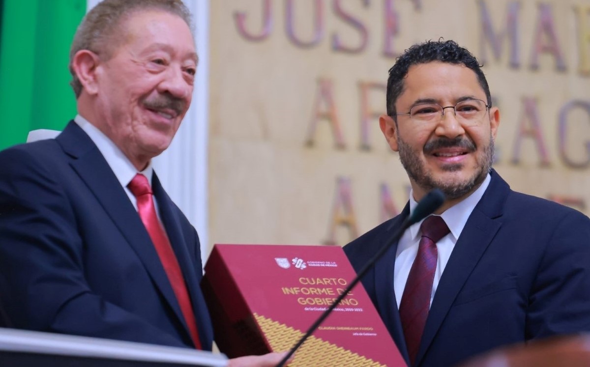 Martí Batres entregó el Cuarto Informe de Sheinbaum al Congreso de CdMx. | Especial