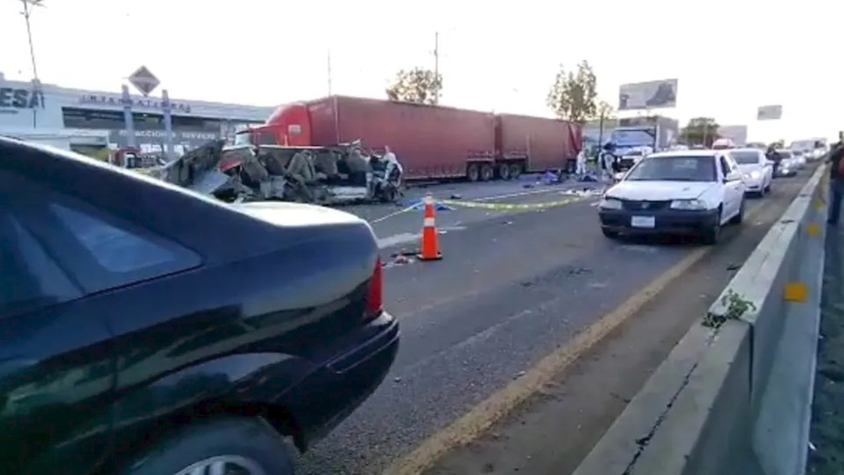 Accidente en la carretera León-Silao deja 7 muertos