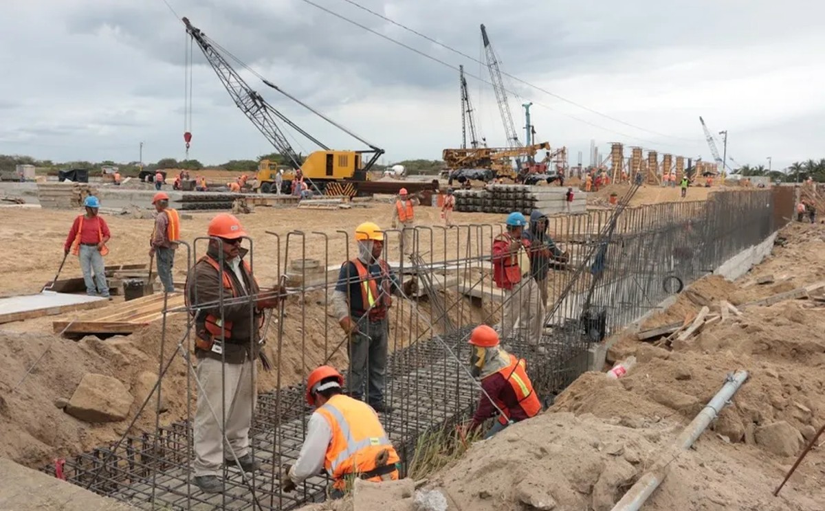 Albañiles recuperan trabajo tras dos años en sur de Tamaulipas