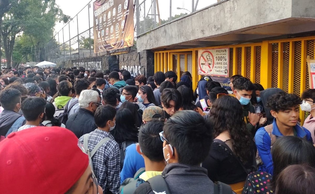 Los encapuchados tomaron los accesos del plantel. | Carlos Tejeda