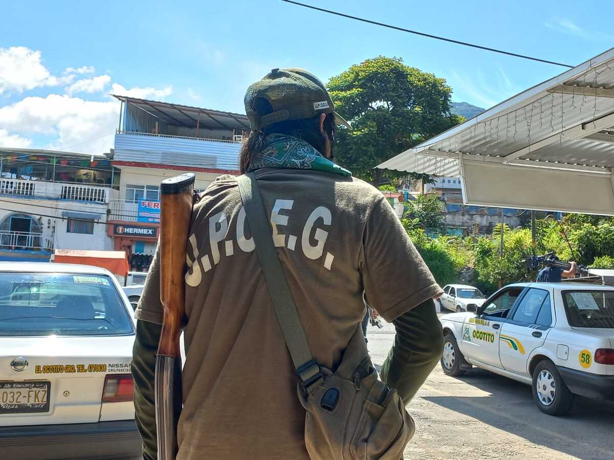 Integrantes de la UPOEG. (Rogelio Agustín)