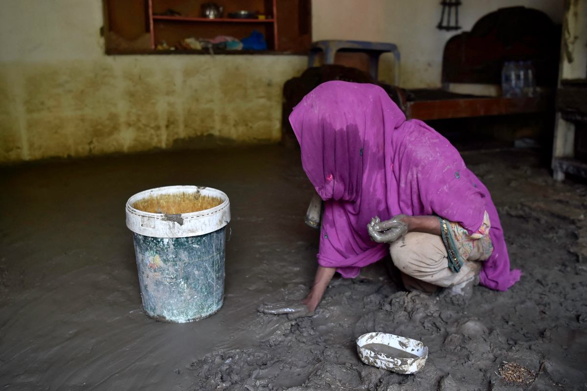 Varias personas han sido afectadas por las inundaciones. (AFP)