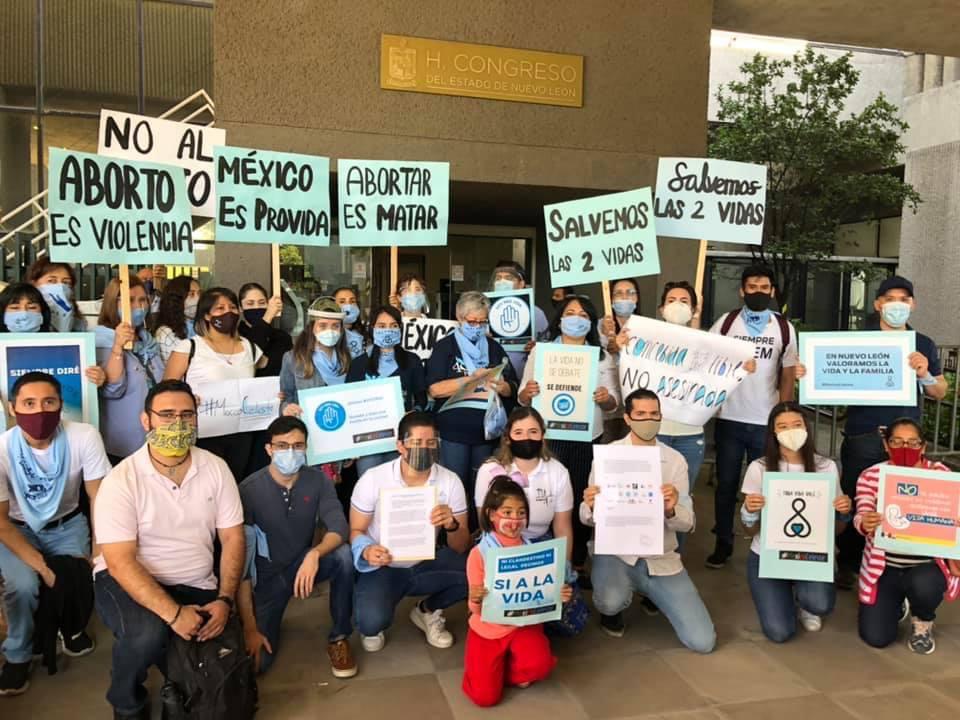 Colectivos exigieron proteger el derecho humano a la vida. Foto: César Cubero