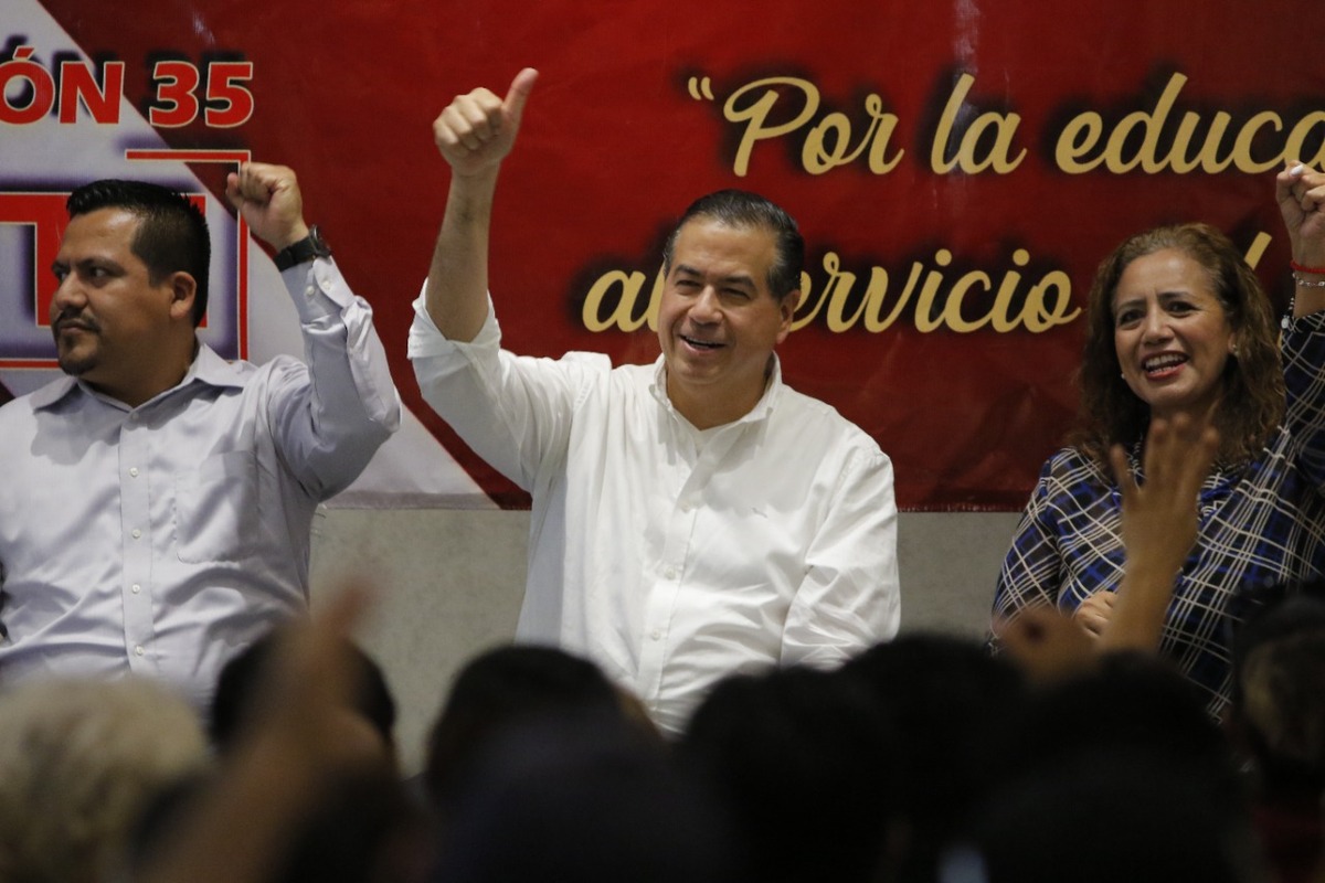 Al menos 500 maestros se reunieron con Ricardo Mejía Berdeja. | Manuel Guadarrama