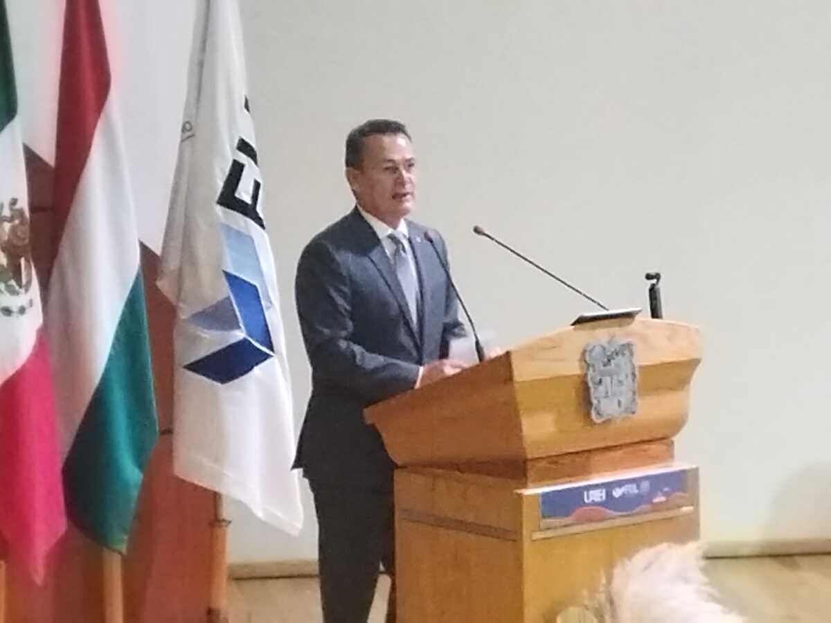 Rector de la UAEH; Adolfo Pontigo Loyola en el cierre de la FUL 2022 (Elizabeth Hernández)