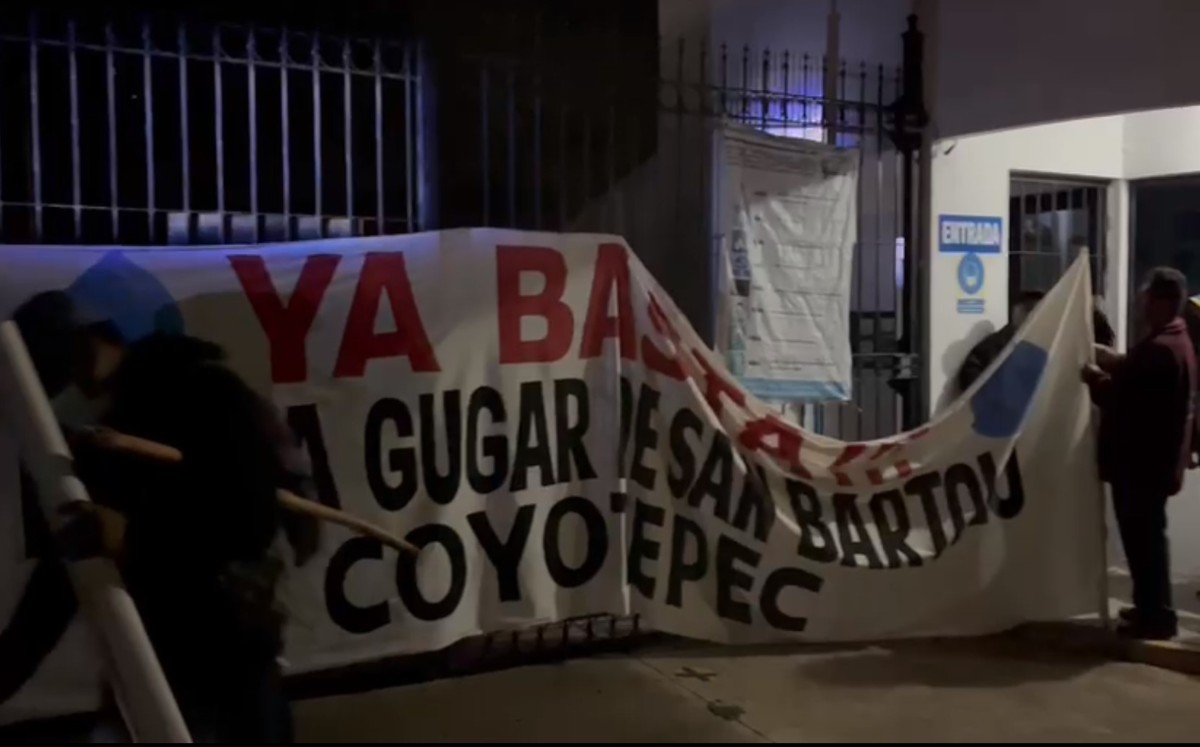 Comunidad de San Bartolo recupera tierras y expulsan a empresa refresquera. (Especial)