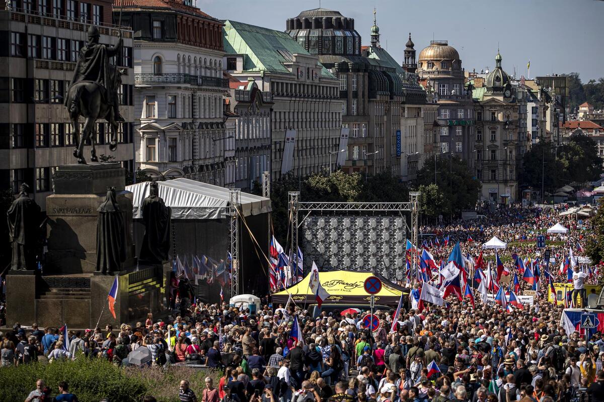 Las protestas en Praga se realizaron durante el sábado contra la OTAN. (EFE)