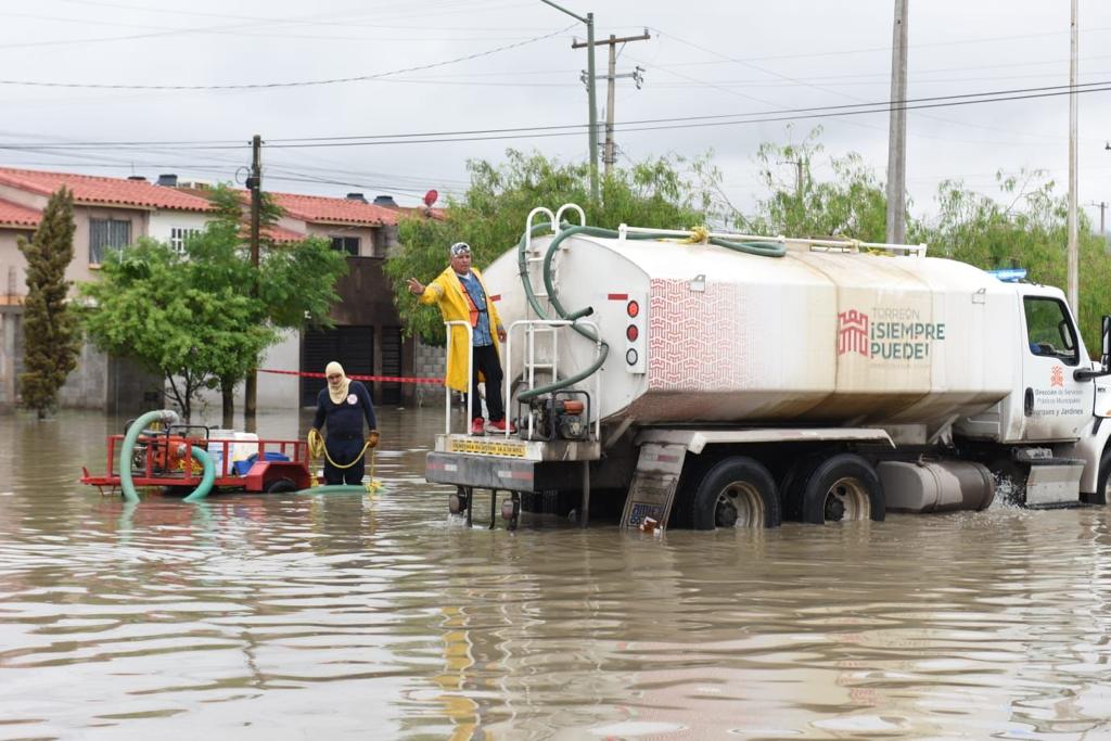 Trabajos de desagüe y limpieza permanecerán durante las lluvias en Torreón. | Especial
