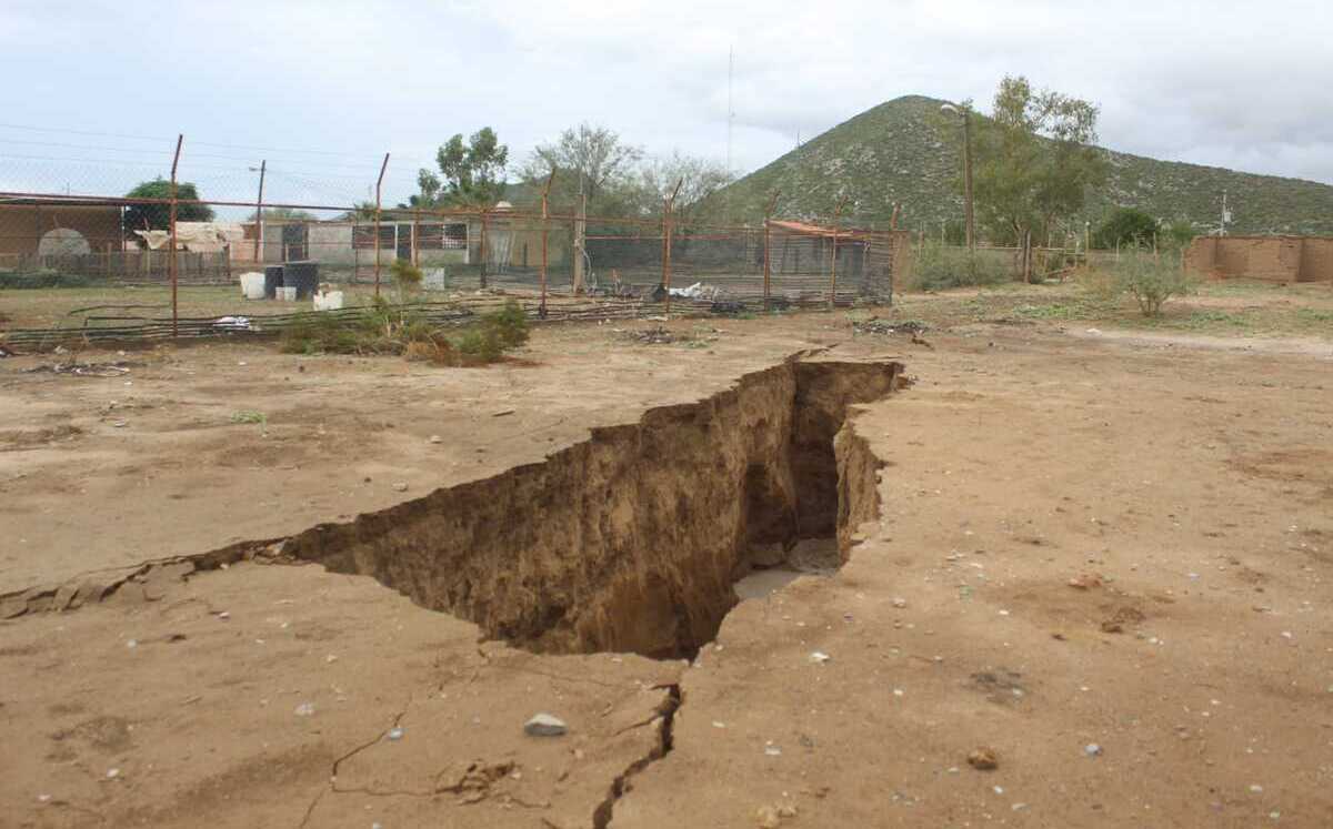 El abra se derivó a partir de la corriente de agua en el Canal de La Gila.