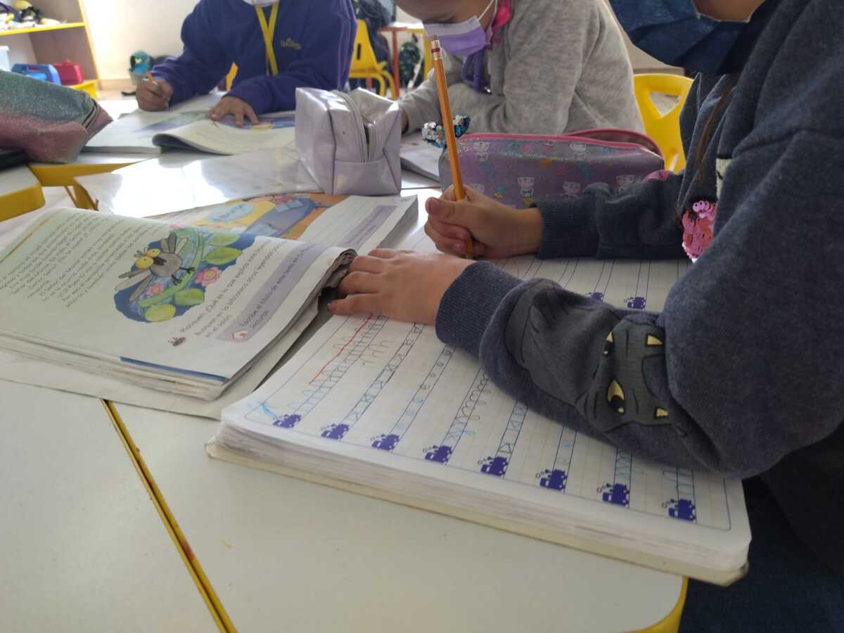 Aumenta en 100 mil estudiantes la matrícula de educación pública en Puebla | Jaime Zambrano