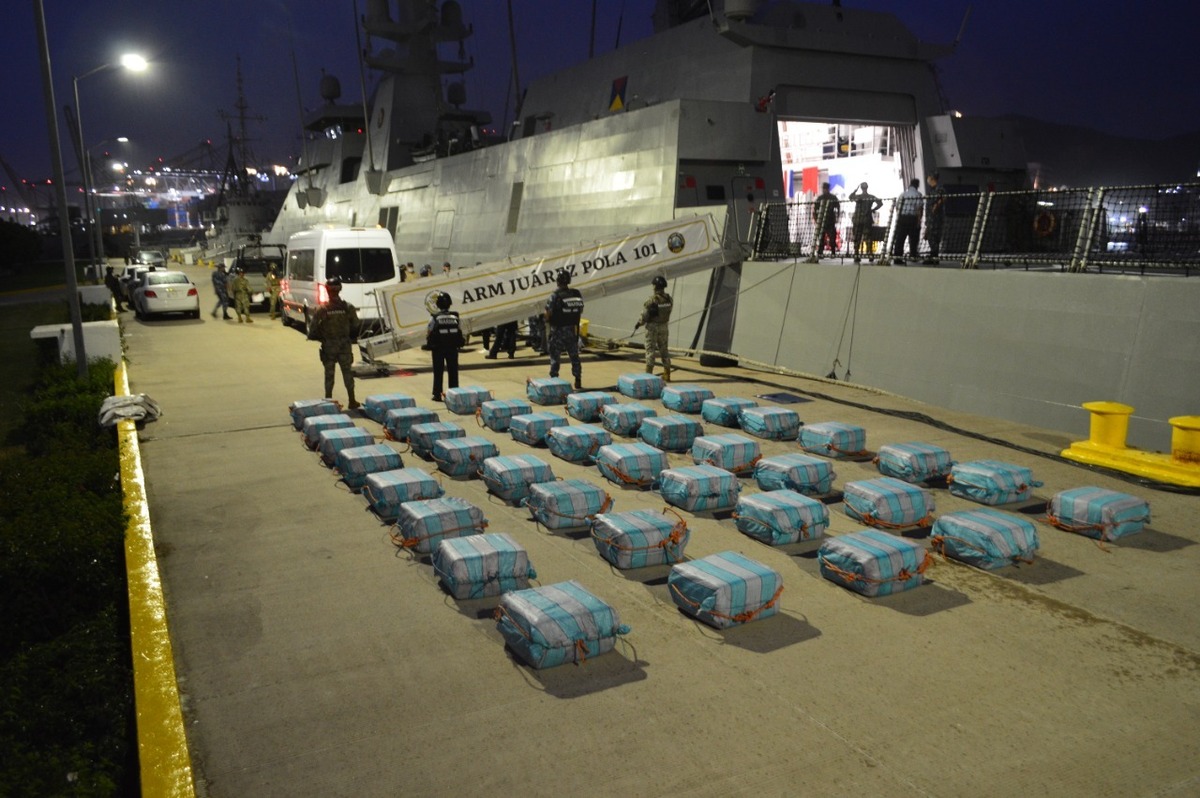 La droga fue asegurada por elementos de la Marina. (Arnoldo Delgadillo)