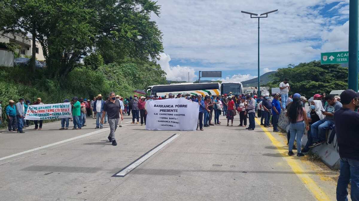 El bloqueo fue realizado por un aproximado de 200 personas. (Rogelio Agustín)