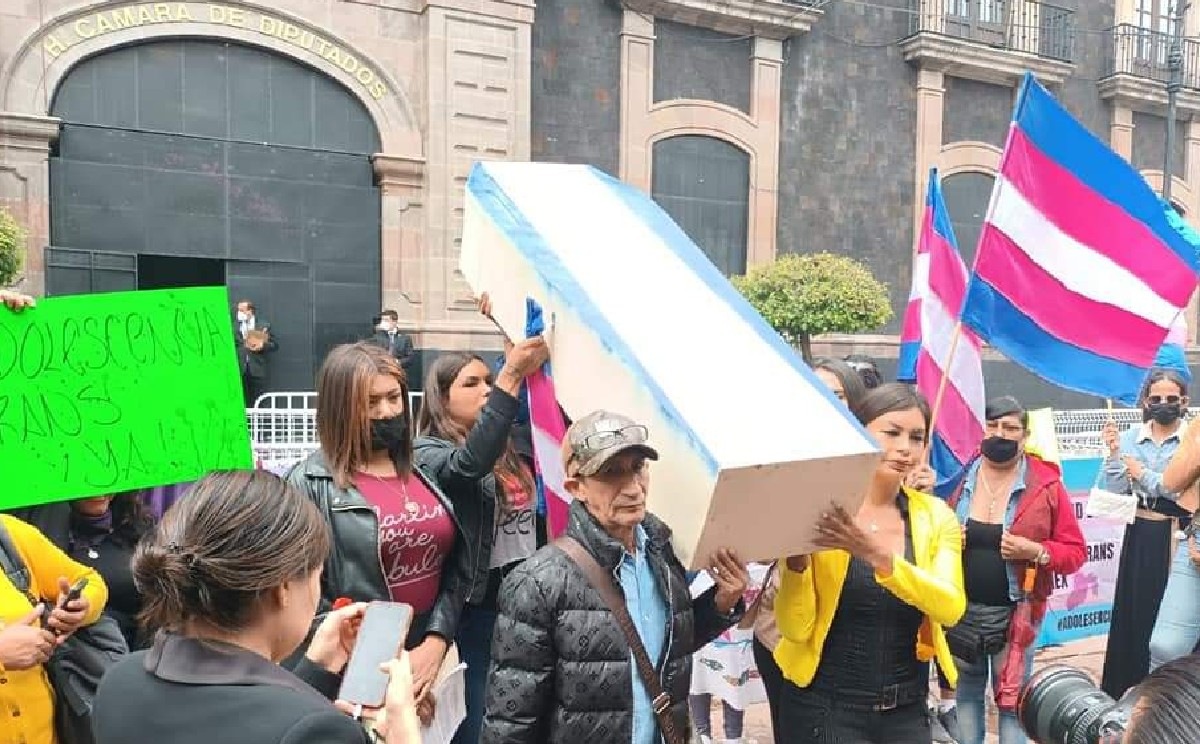 Manifestación frente a la Legislatura del Estado de México. | Especial