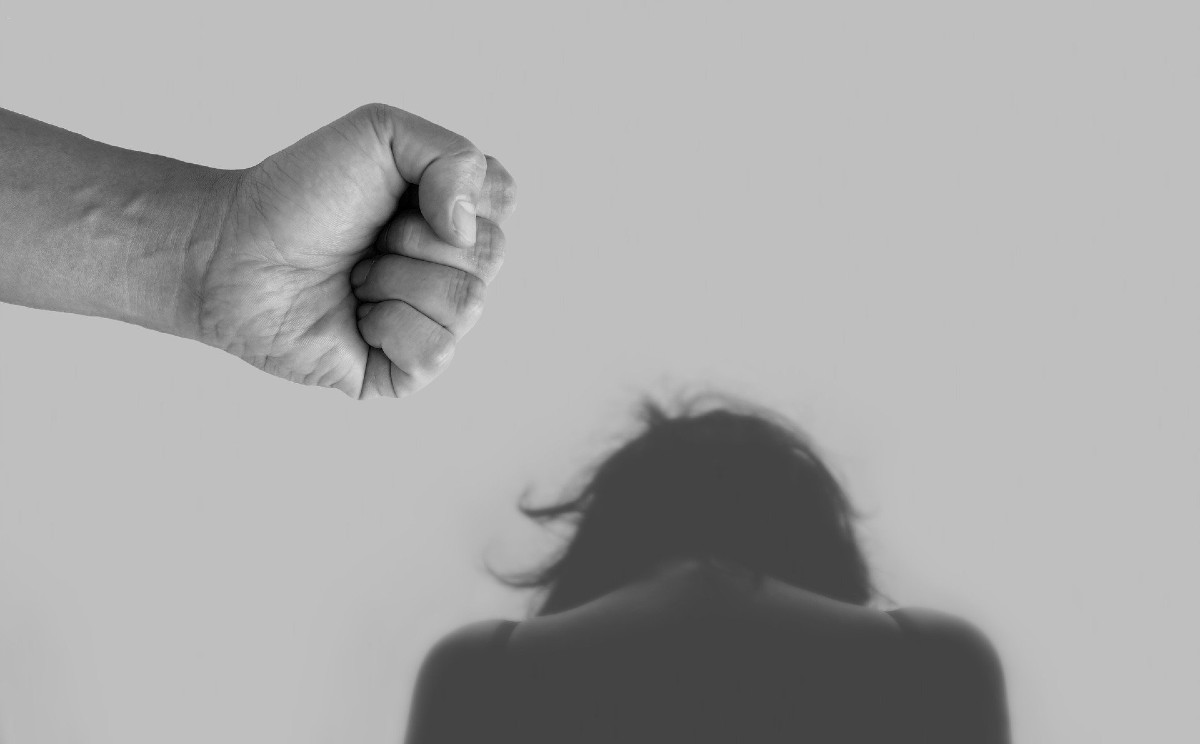 "Un hombre la golpeó en la cabeza" | Especial.