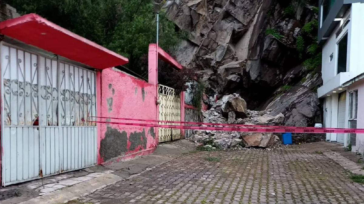 Cerro de Ecatepec se desgaja; hay dos viviendas dañadas