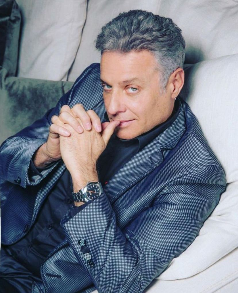 Alexis Ayala en sesión fotográfica