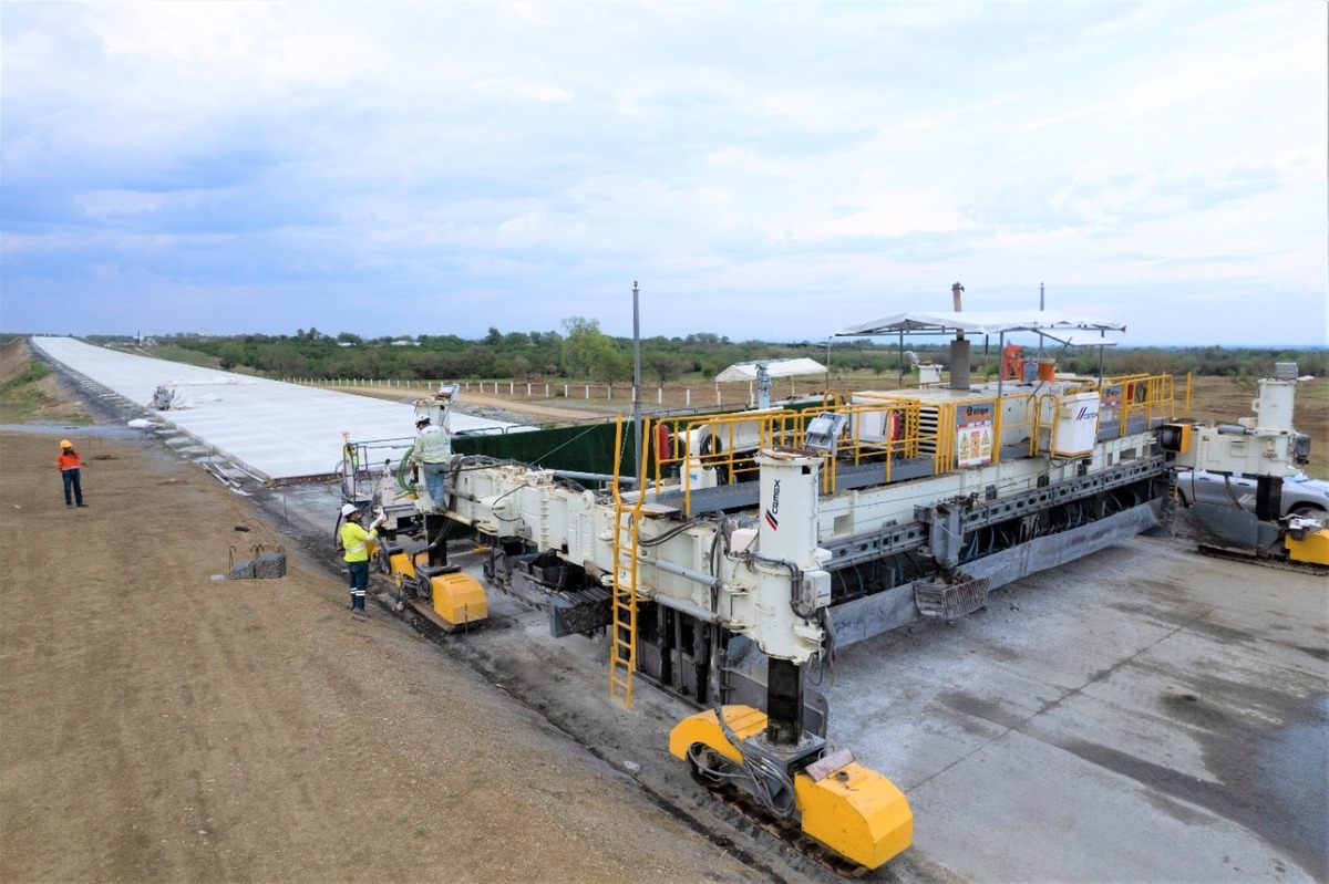 Cemex reduce la huella ecológica del periférico de Monterrey. Foto: Especial
