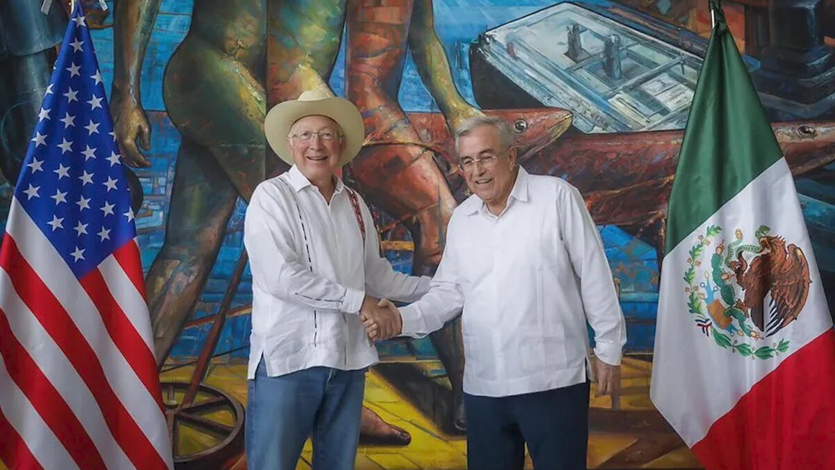 Ken Salazar se reúne con gobernador de Sinaloa