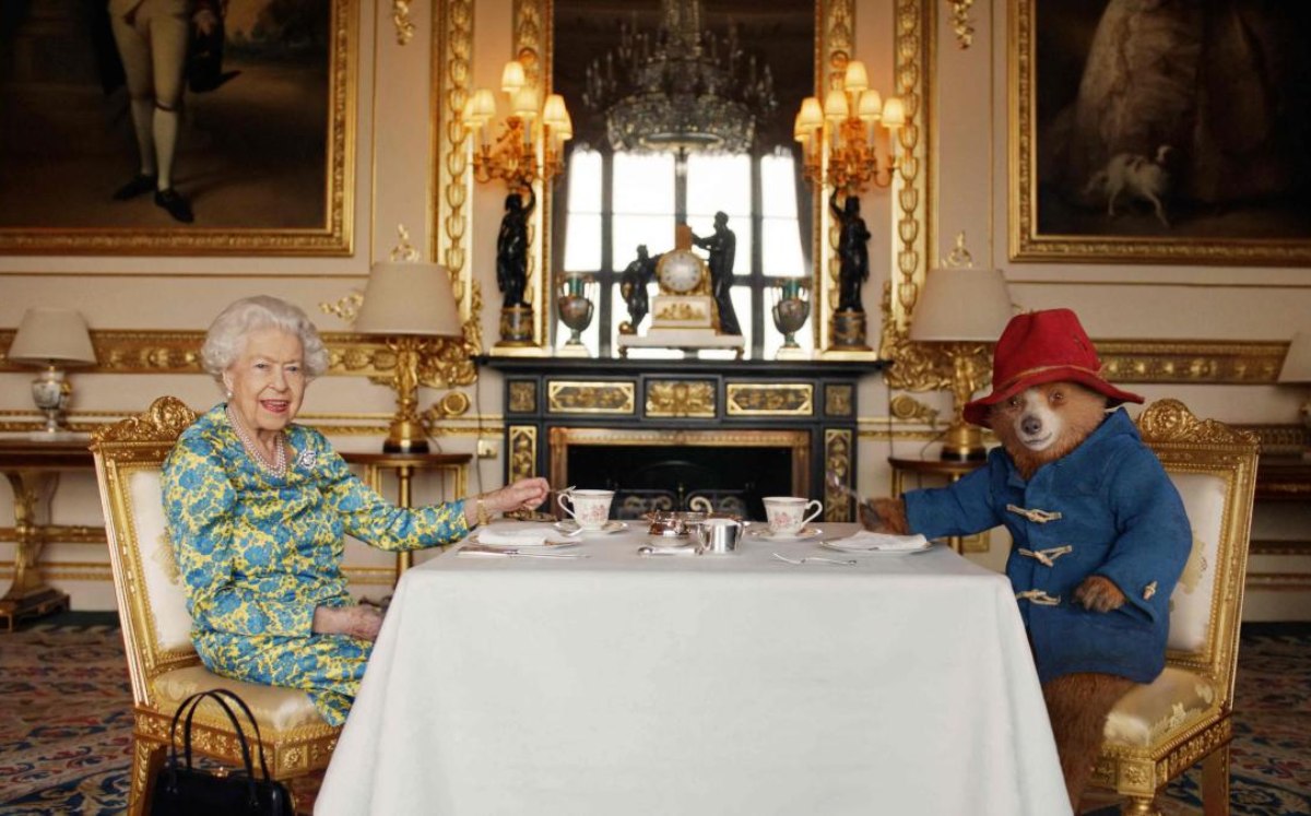 Paddington y la reina Isabel II