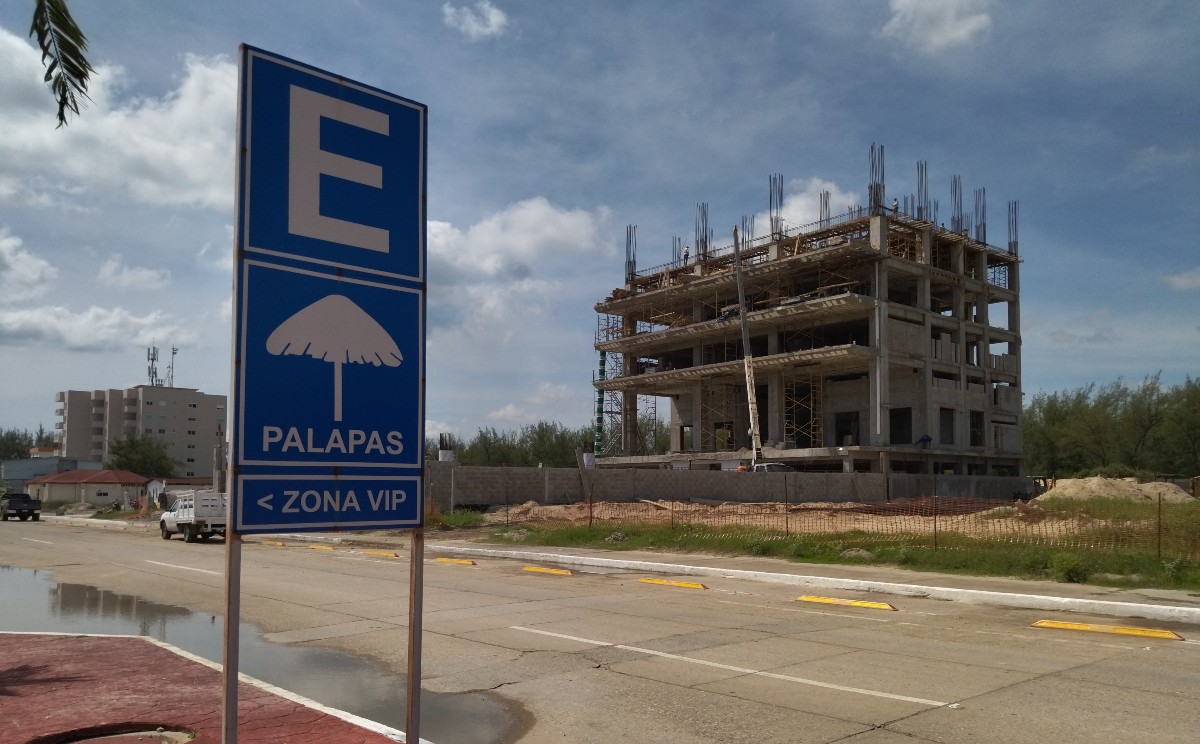 Hay un proyecto inmobiliario edificándose en Playa Miramar. | Foto: Víctor Durán