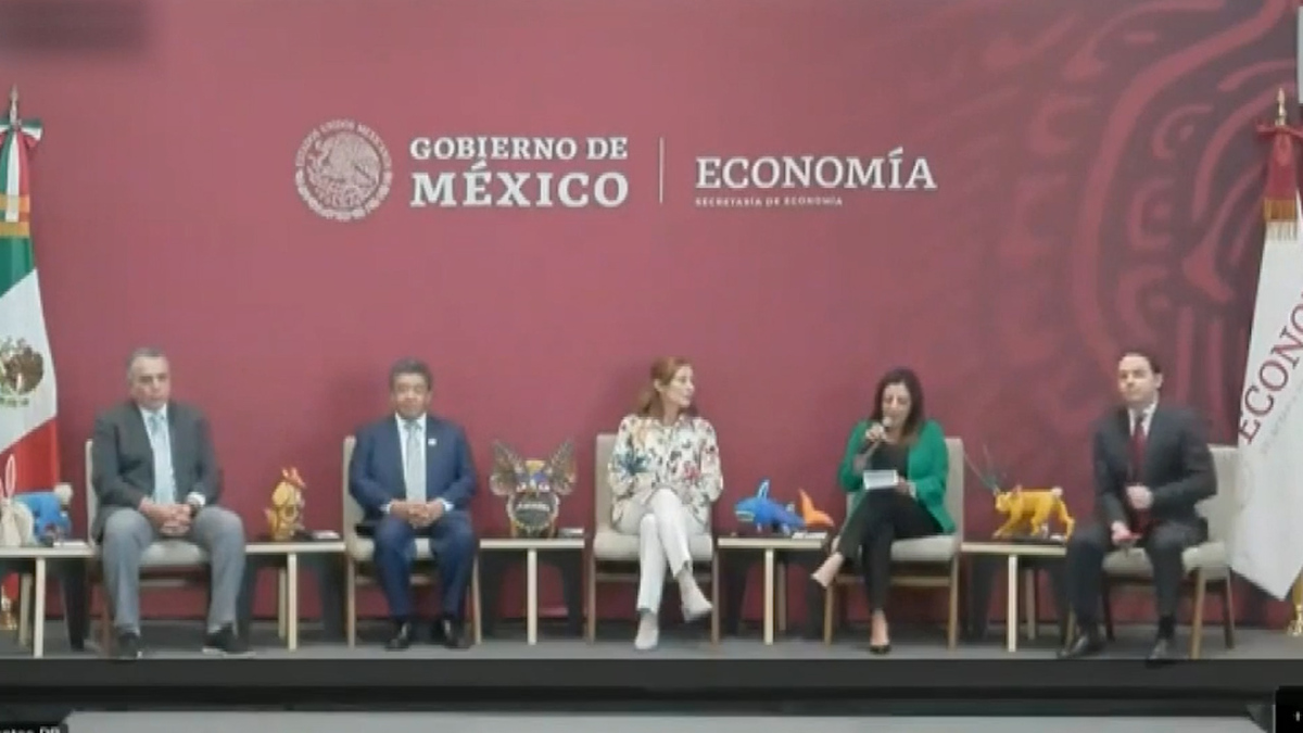 Economía firma convenio con Fuerza Migrante
