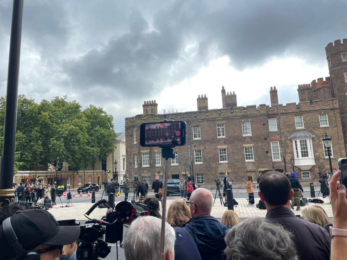 La policía inglesa cerró las calles aledañas en esta zona de Westminster.