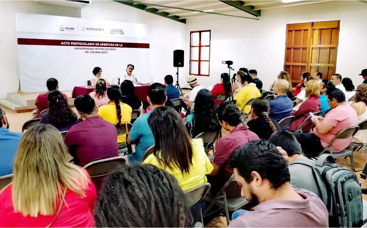 Cuenta con cuatro programas educativos y una matrícula inicial de 200 estudiantes y 14 docentes. | Especial