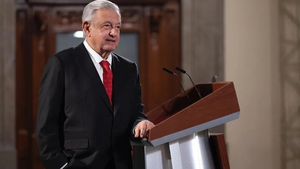 AMLO acusa que huachicoleros falsificaron facturas de empresa Valero