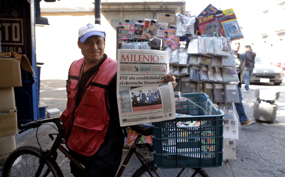 Aspectos de un voceador en Puebla | Agencia Enfoque