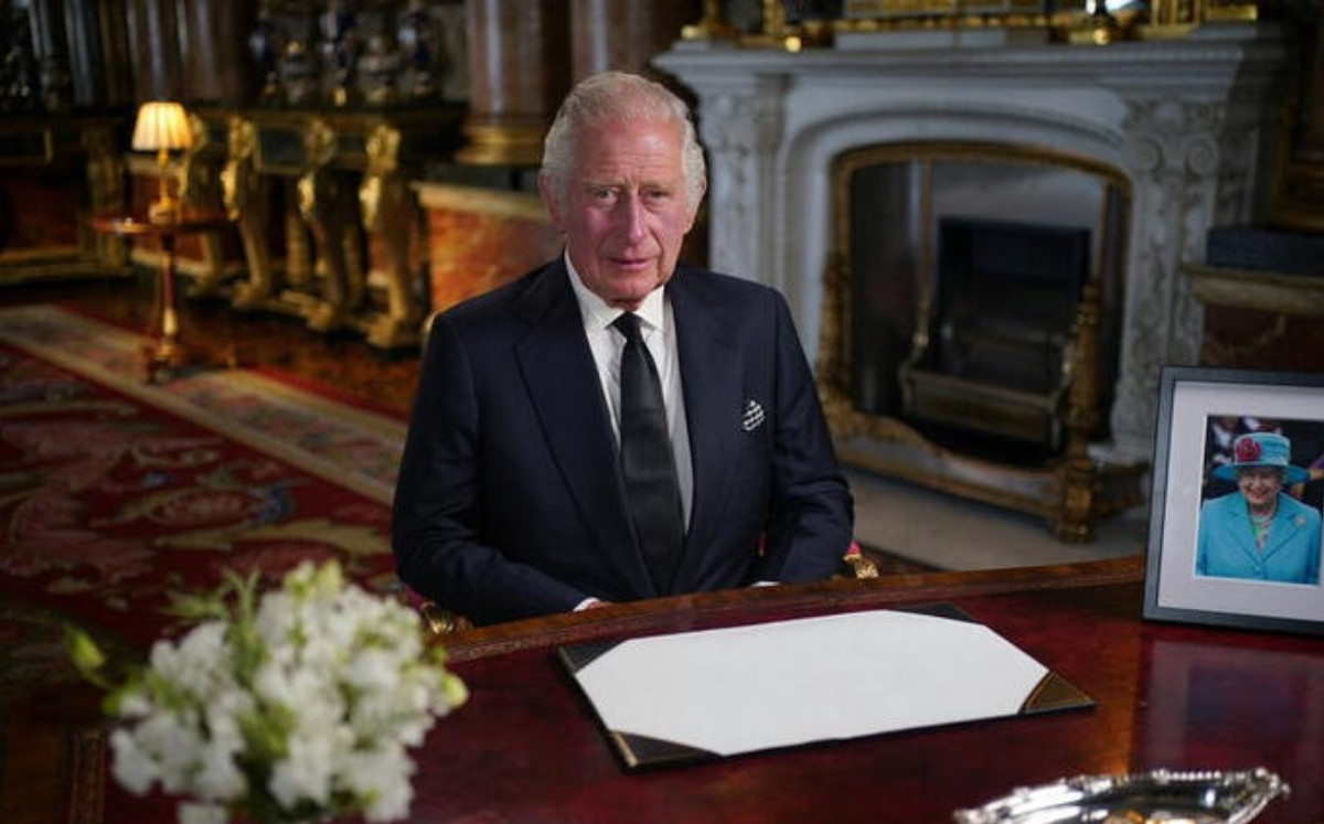 Rey Carlos III llega a Escocia para la procesión de los restos de la reina Isabel II | Reuters