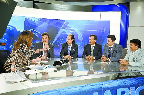 Los integrantes fueron entrevistados por la licenciada María Julia Lafuente en Telediario Mediodía. Jorge López