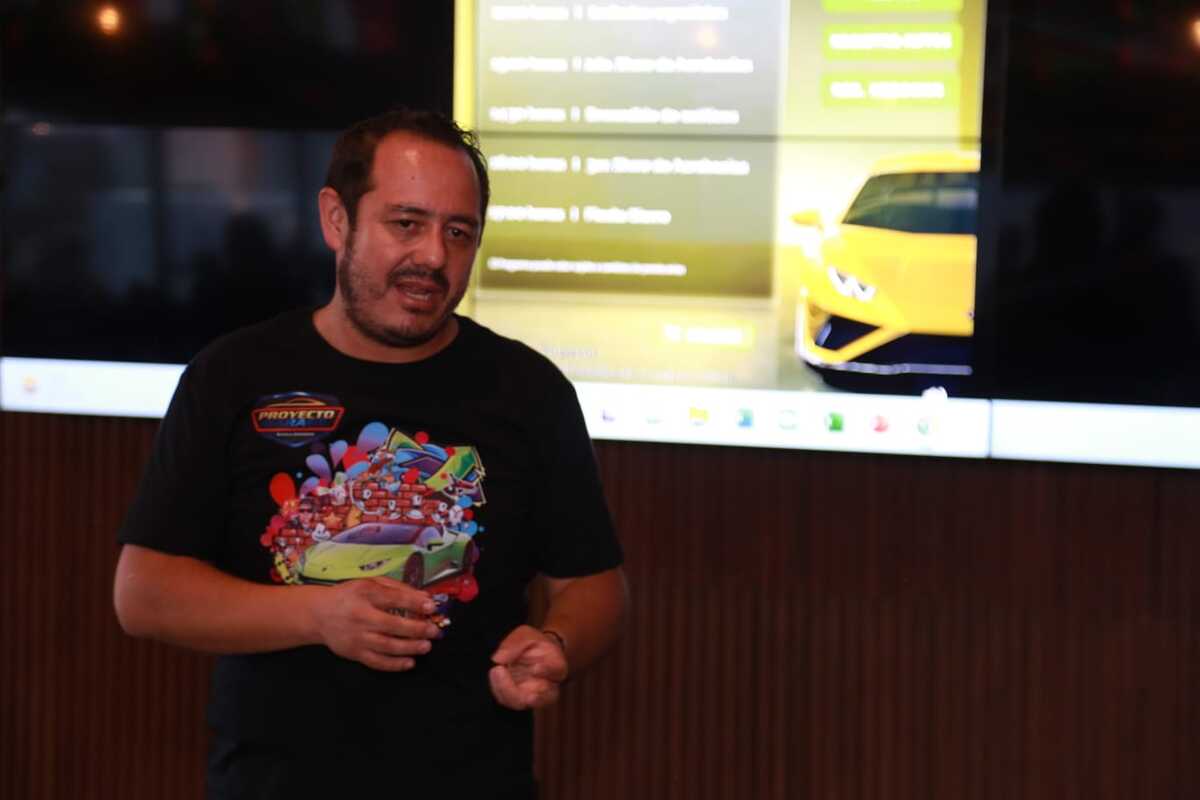 Josué Torres en Confererencia de prensa para anunciar la edición número 15 de Autofest Pachuca 2022 (Jorge Sánchez)